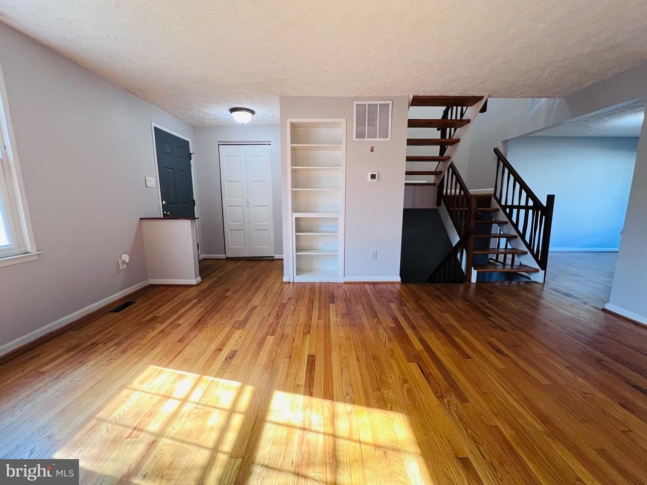 305 Gundry Dr - Photo 5 of 44