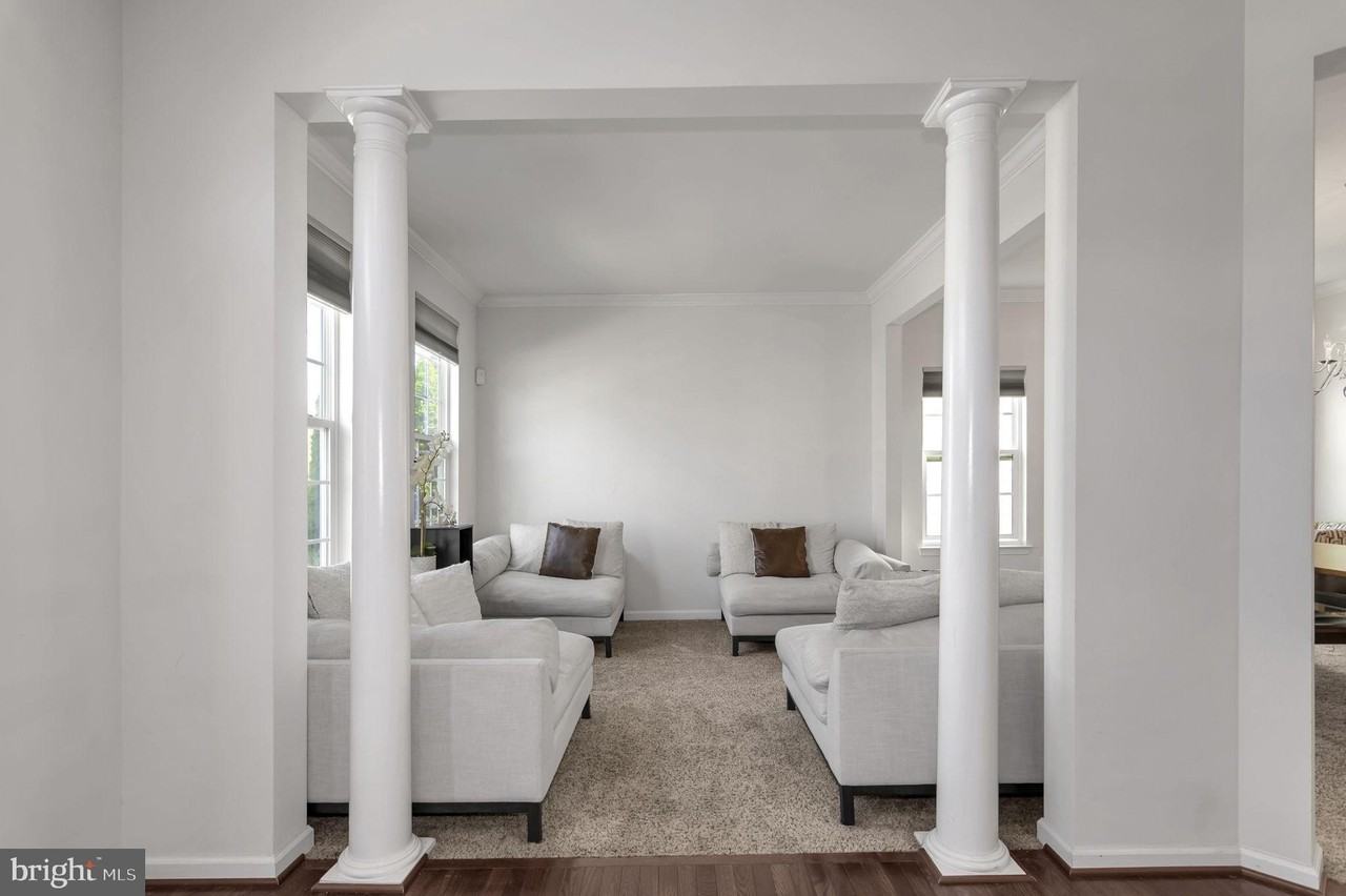 1310 Idlewild Blvd - Photo 6 of 50