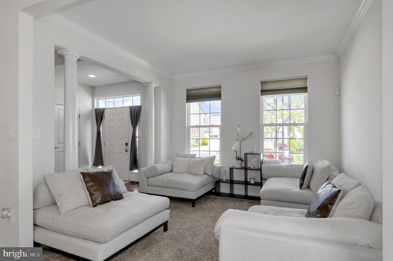 1310 Idlewild Blvd - Photo 7 of 50