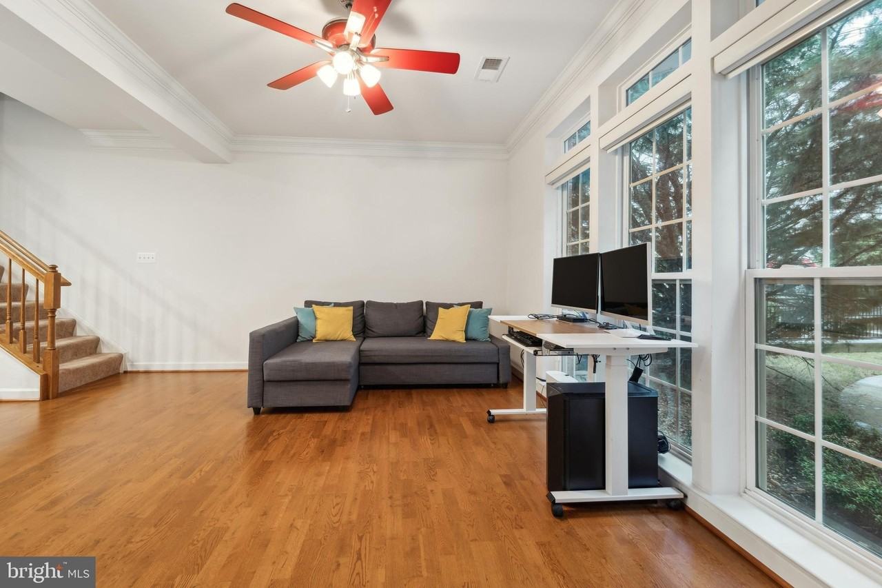 5722 Callcott Way - Photo 4 of 35