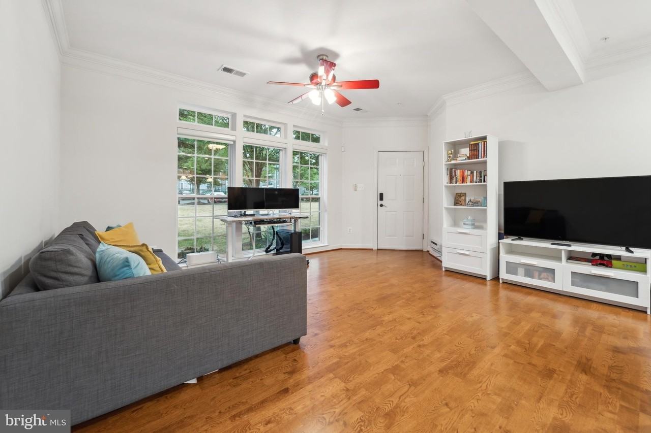 5722 Callcott Way - Photo 5 of 35