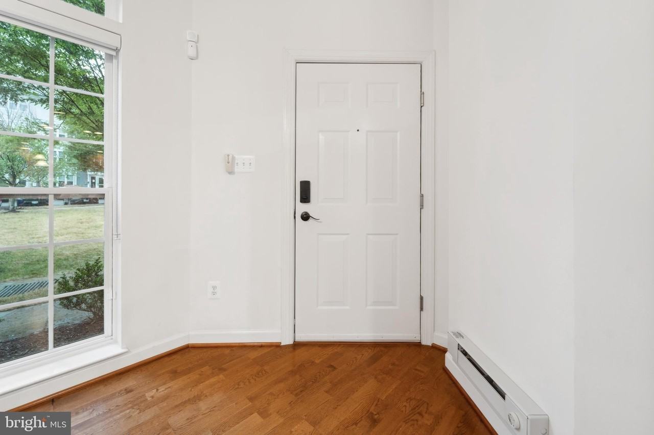 5722 Callcott Way - Photo 6 of 35