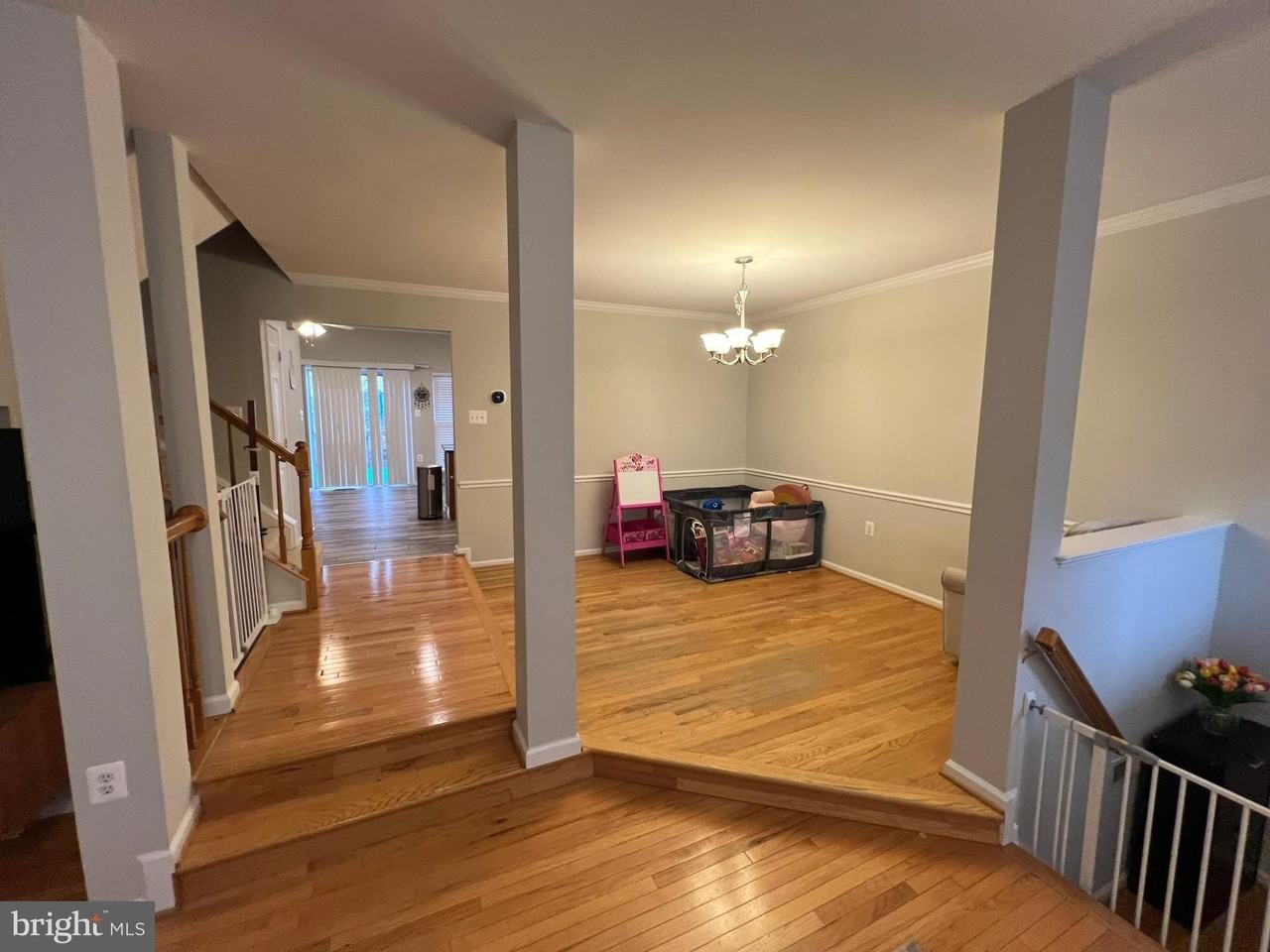 20904 Sandstone Sq - Photo 2 of 25