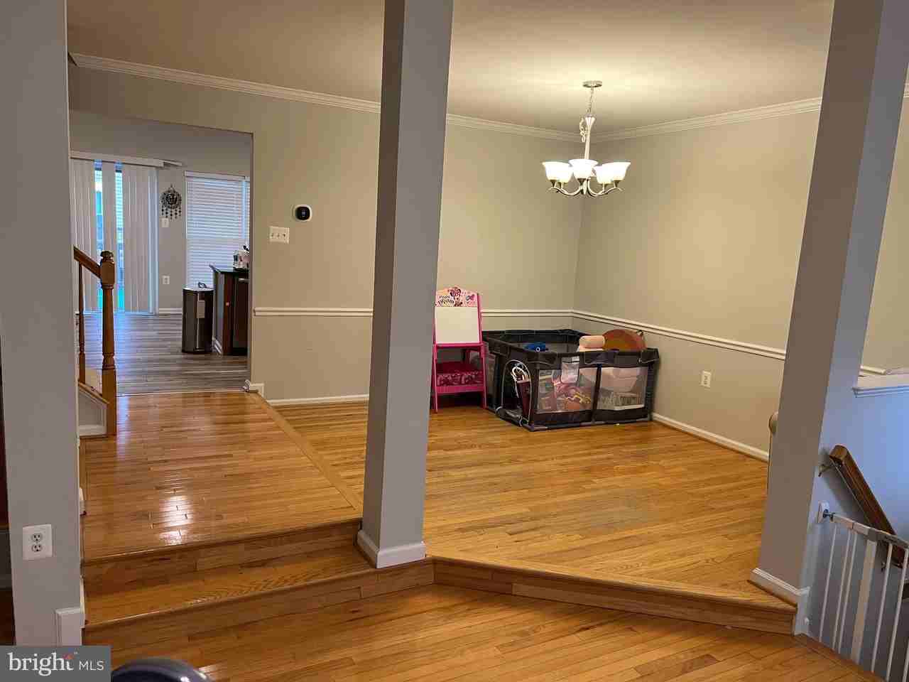 20904 Sandstone Sq - Photo 3 of 25