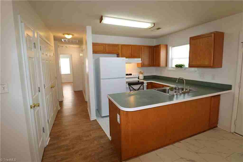 2502 Bethabara Rd - Photo 7 of 22