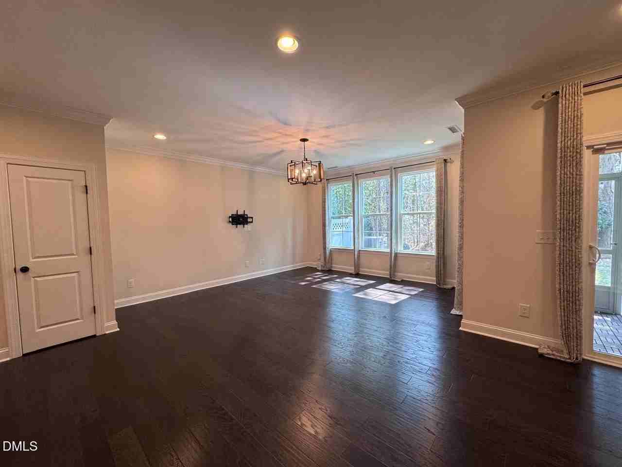 518 Cedar Ridge Rd - Photo 5 of 35