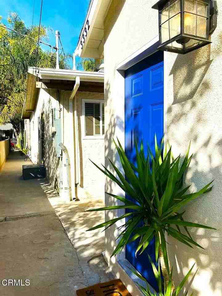 3332 Thorpe Ave - Photo 3 of 20