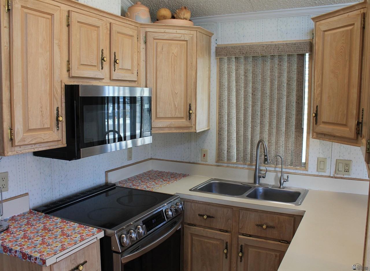 10349 E 28th Ln - Photo 7 of 17