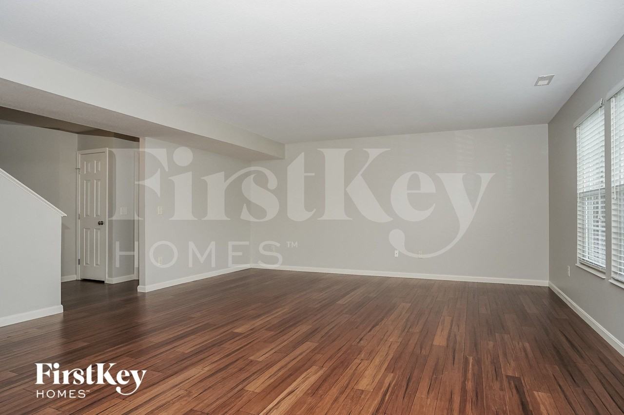 1256 Carrington Pl - Photo 2 of 15