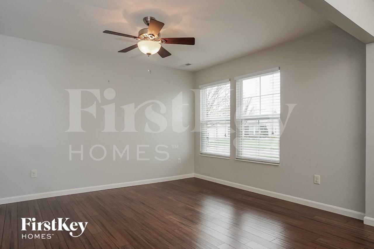 1256 Carrington Pl - Photo 6 of 15