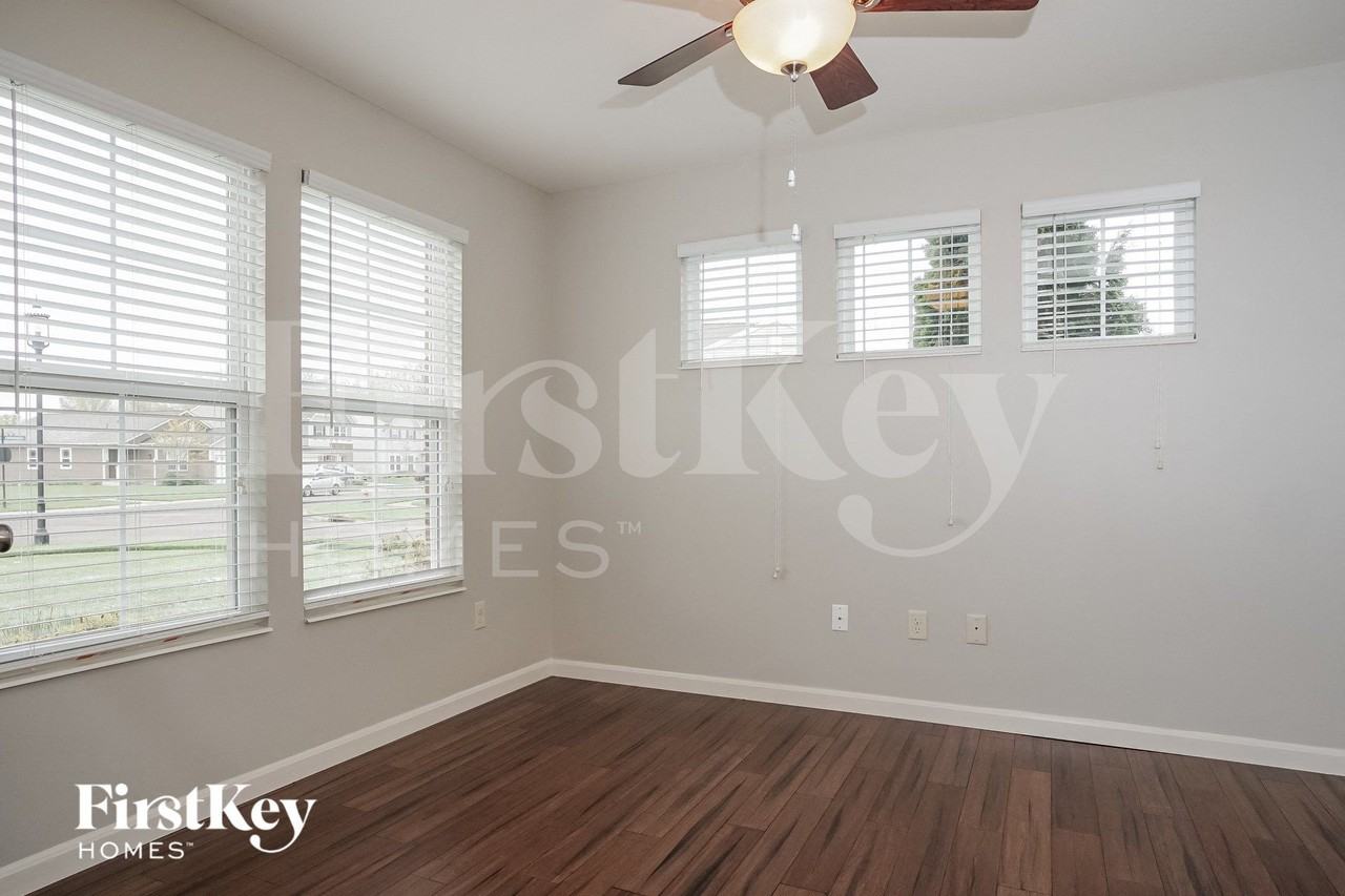 1256 Carrington Pl - Photo 7 of 15