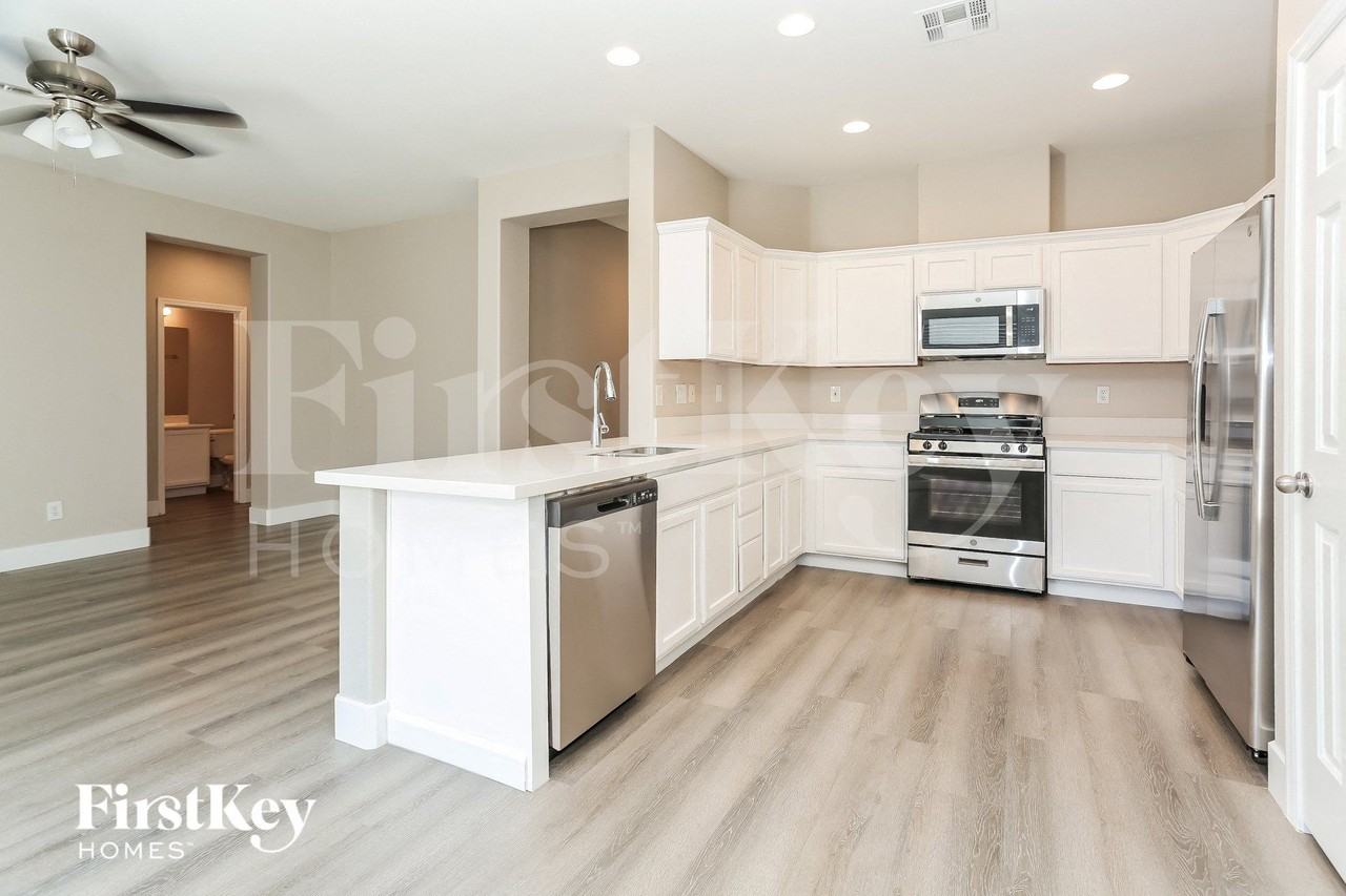 6834 Dovecote Ave - Photo 4 of 15