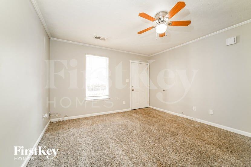 972 Windwood Ct - Photo 5 of 16