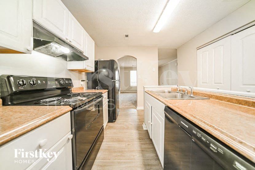 972 Windwood Ct - Photo 6 of 16