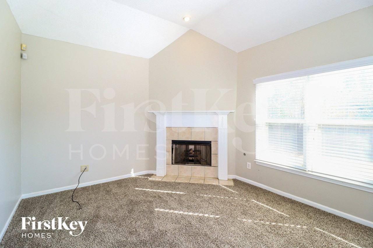 9297 Sarsen Dr - Photo 4 of 15