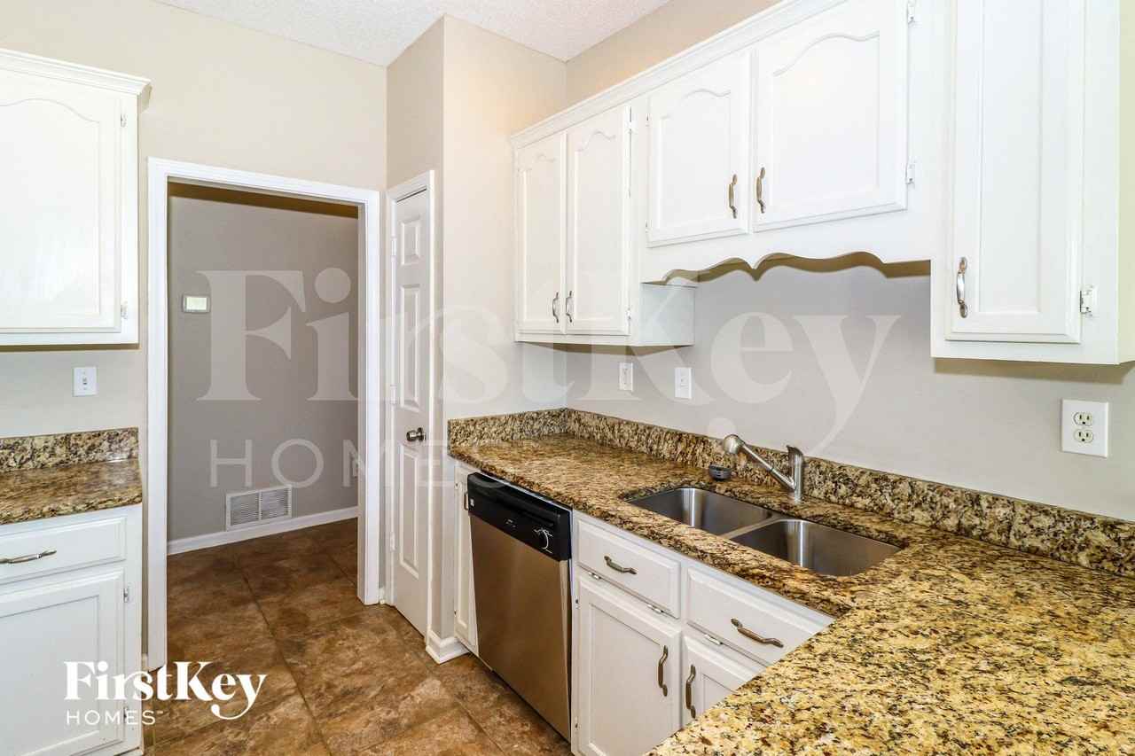 9297 Sarsen Dr - Photo 6 of 15