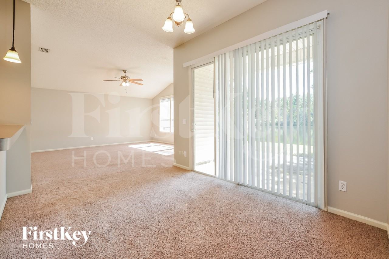 9176 Prosperity Lake Dr - Photo 5 of 16