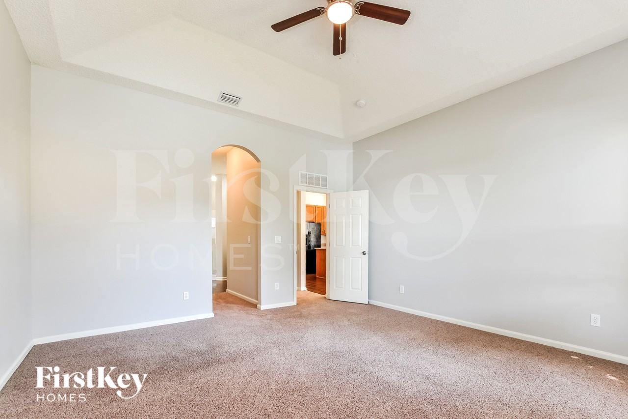 9176 Prosperity Lake Dr - Photo 7 of 16