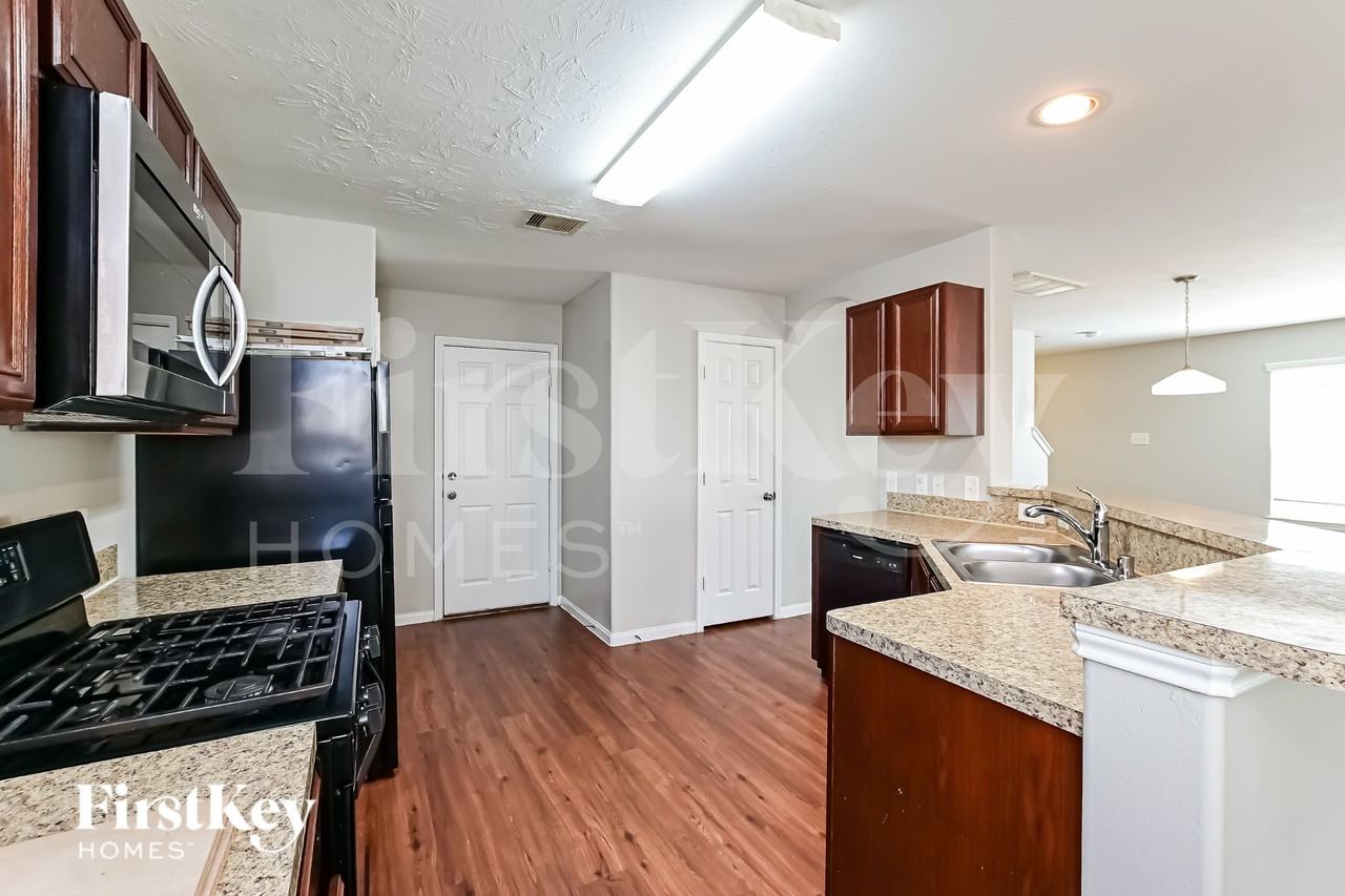 886 Sun Prairie Dr - Photo 6 of 16