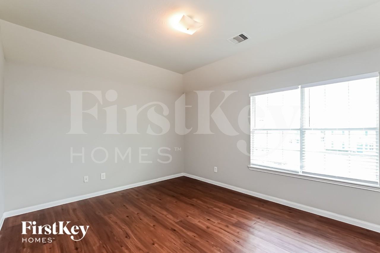 886 Sun Prairie Dr - Photo 7 of 16