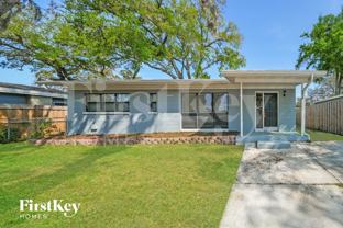 8020 N Ola Ave - Photo 1 of 1