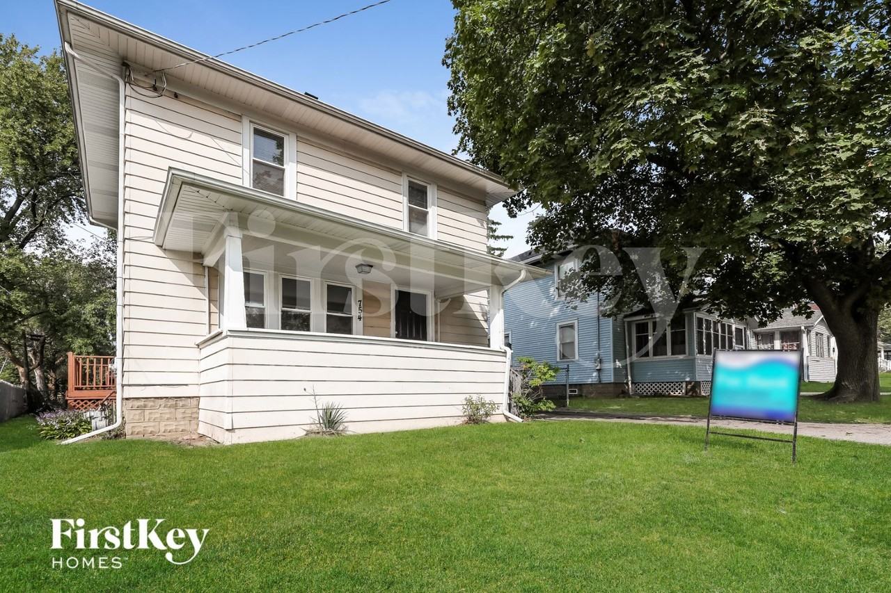 754 North Ave - Photo 2 of 14