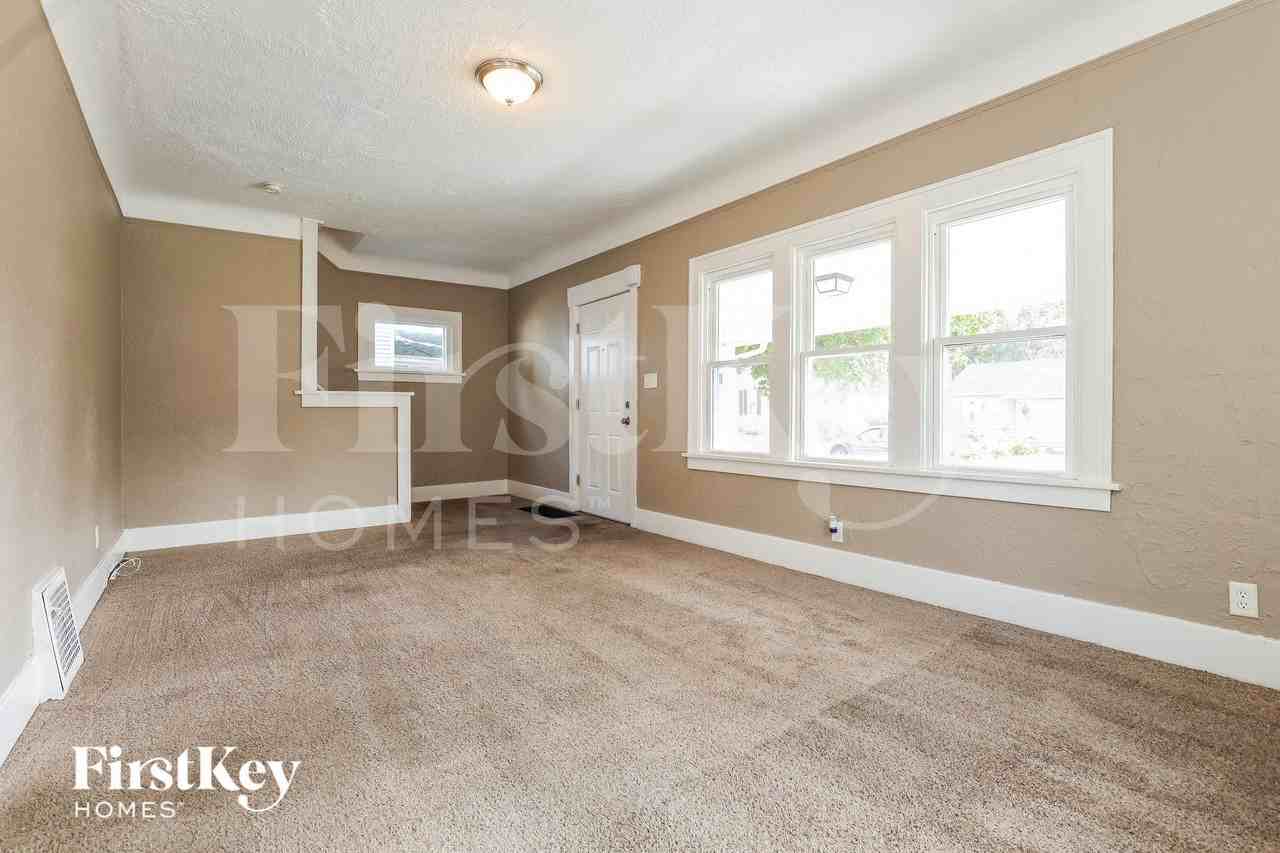 754 North Ave - Photo 3 of 14