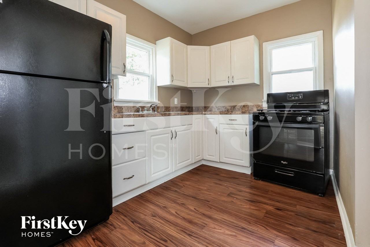 754 North Ave - Photo 5 of 14