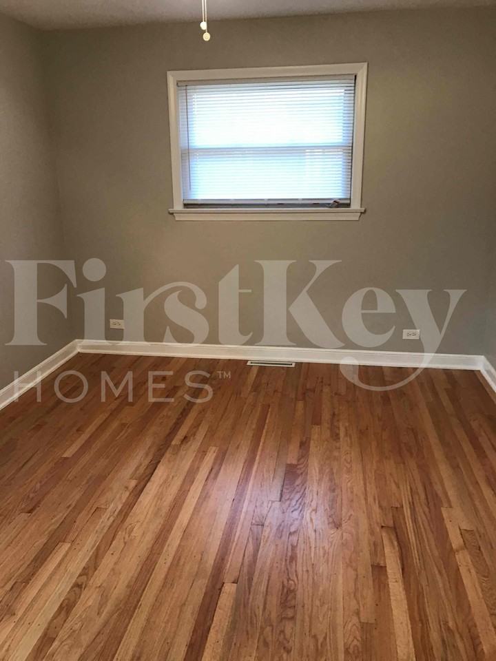 723 Manchester Ave - Photo 5 of 29