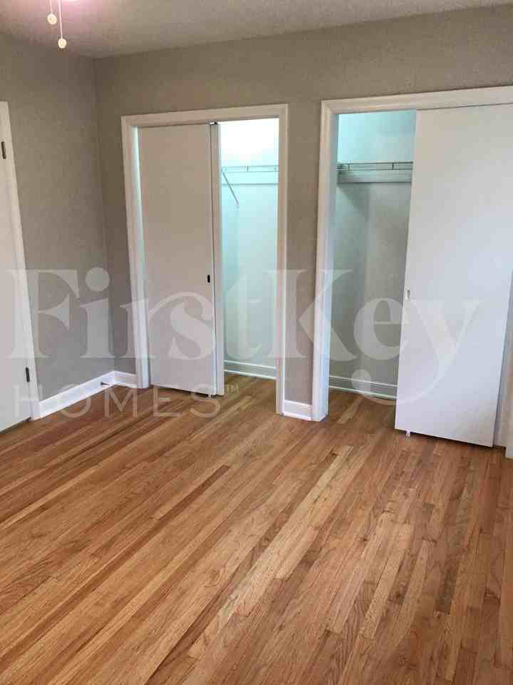 723 Manchester Ave - Photo 6 of 29