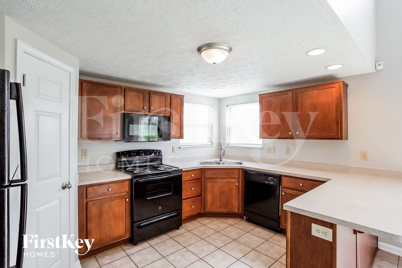 6802 N Denton Ct - Photo 6 of 15