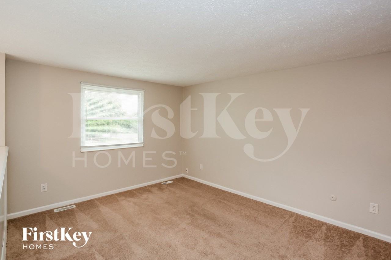 5729 Ensenada Ave - Photo 3 of 15