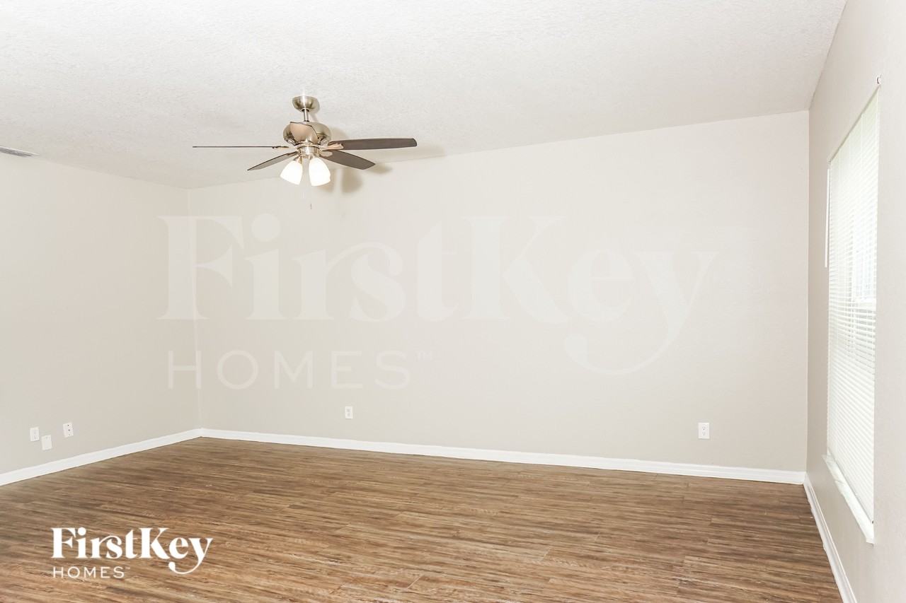 5351 Sylvania Ave - Photo 3 of 19