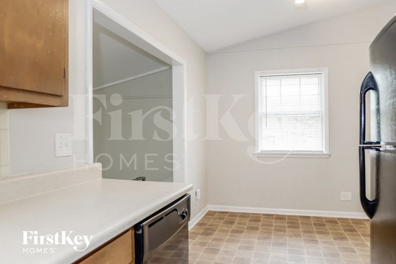 5106 S Grand Ave - Photo 5 of 15