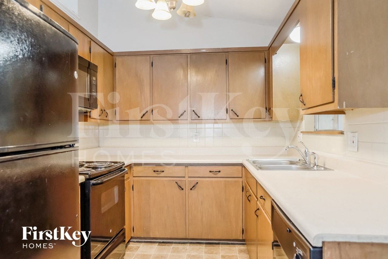 5106 S Grand Ave - Photo 6 of 15