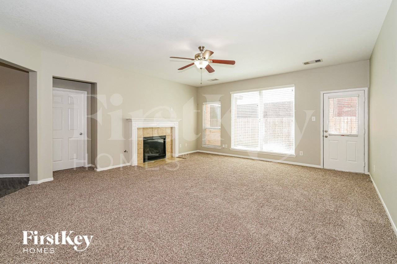 4162 Wells Mark Dr - Photo 2 of 19