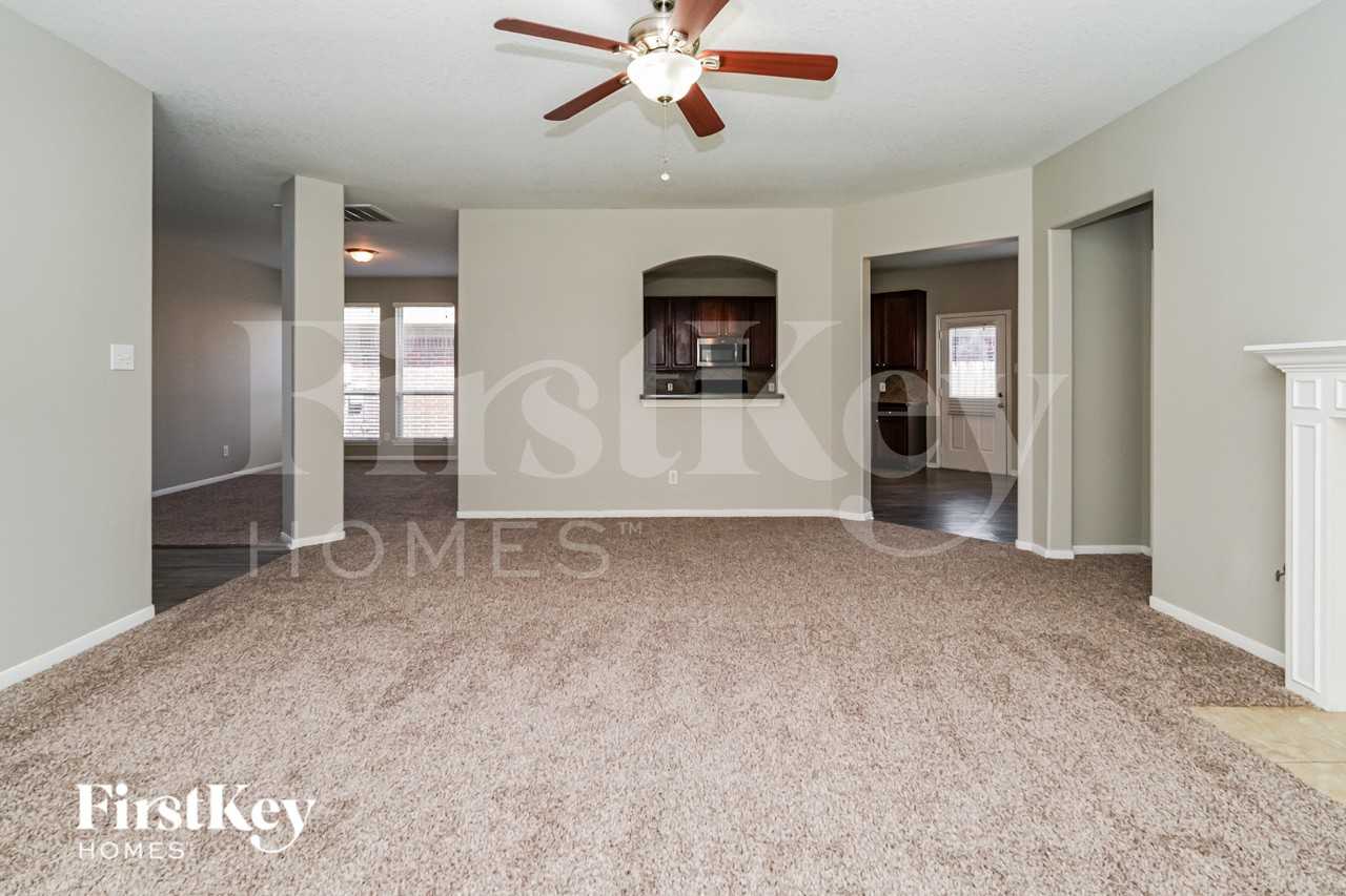 4162 Wells Mark Dr - Photo 4 of 19