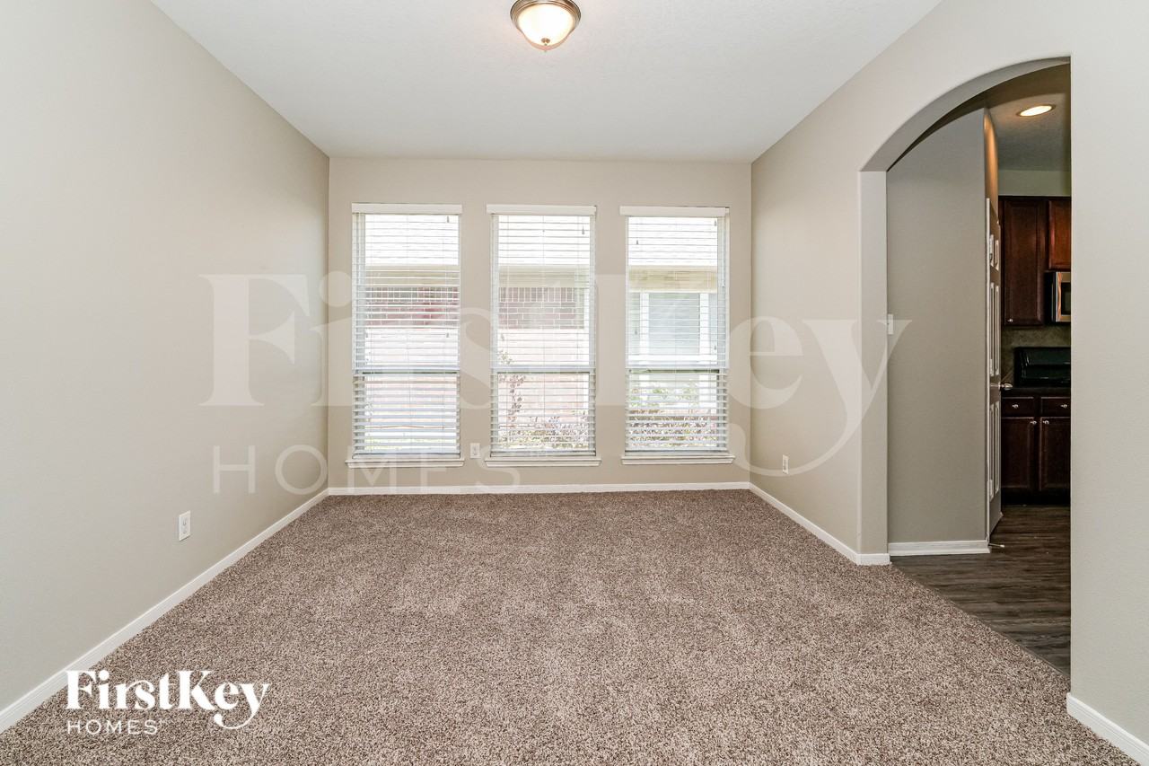 4162 Wells Mark Dr - Photo 6 of 19