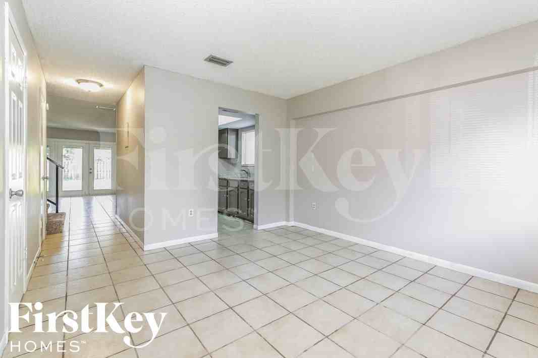 4005 Mount Sterling Ave - Photo 3 of 15