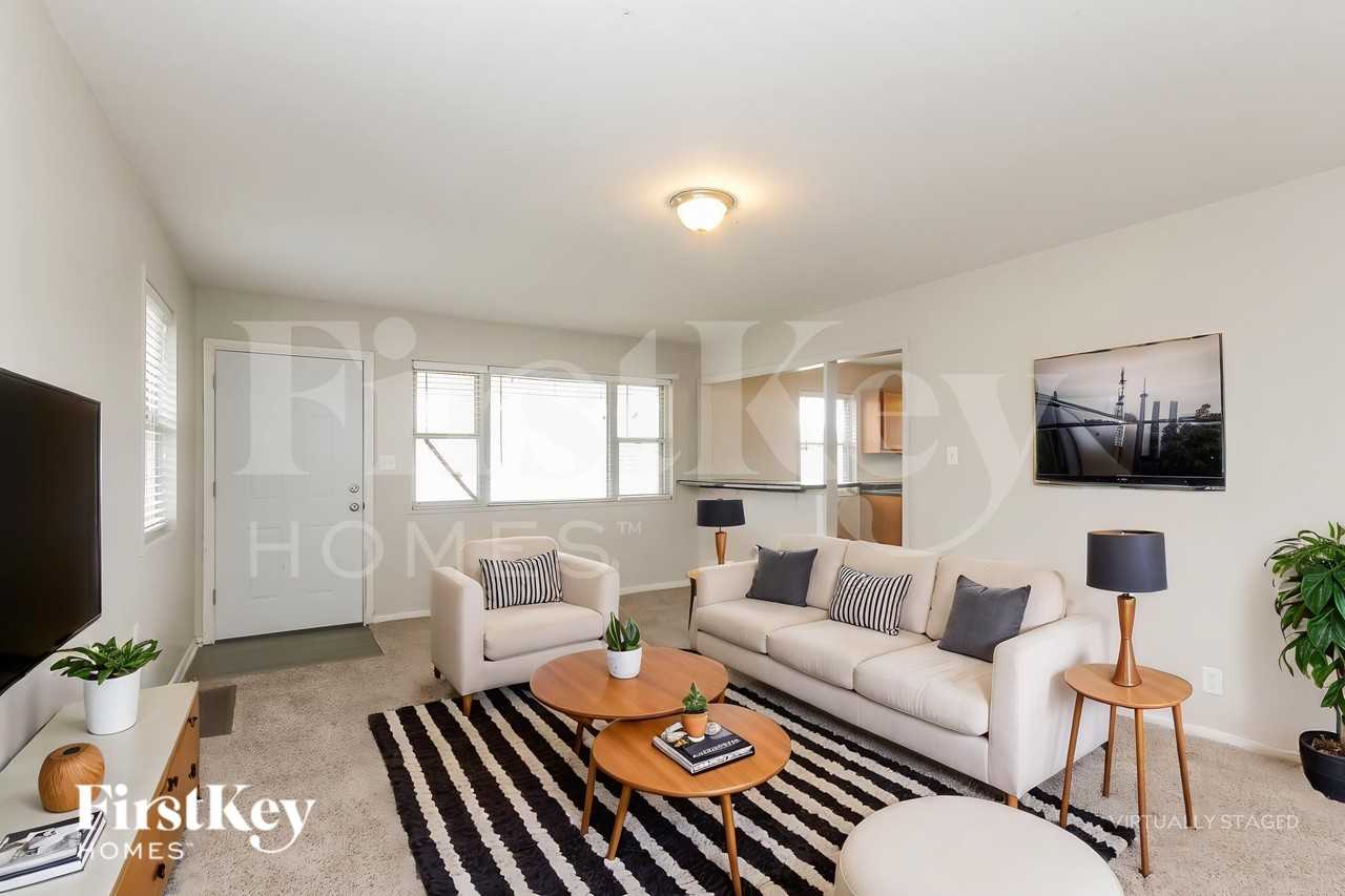 3940 N Graham Ave - Photo 5 of 19