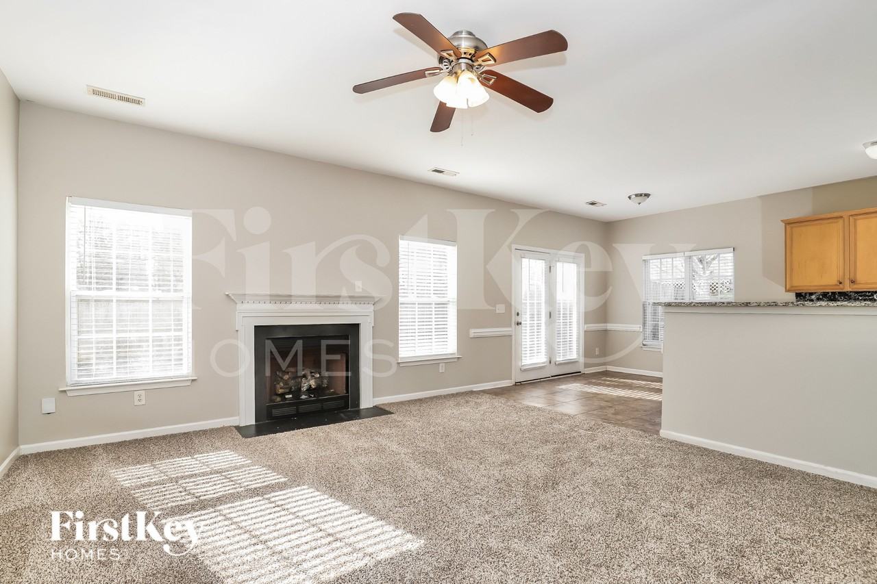 3750 Wharton Dr - Photo 4 of 19