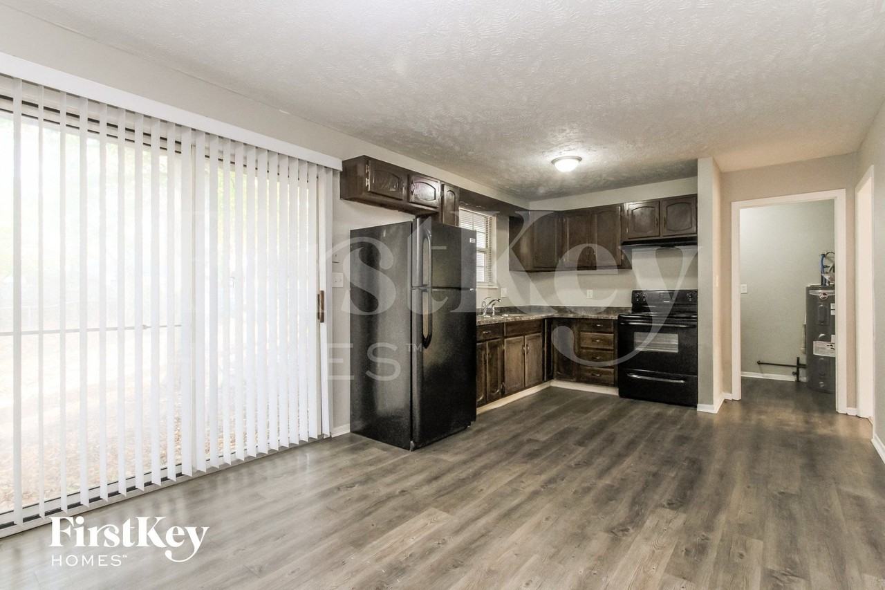 3243 Eastbrooke Ct - Photo 5 of 15