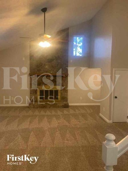 2876 Fieldstone Dr Se - Photo 2 of 12