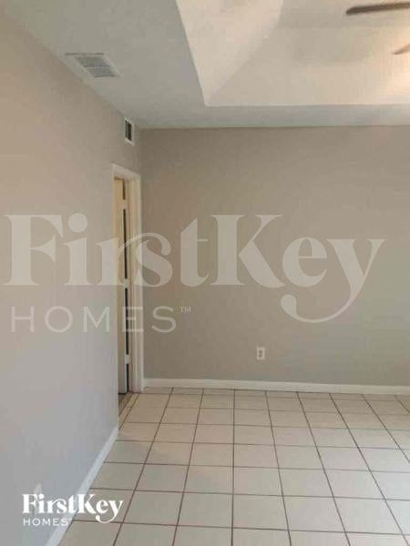 2876 Fieldstone Dr Se - Photo 4 of 12