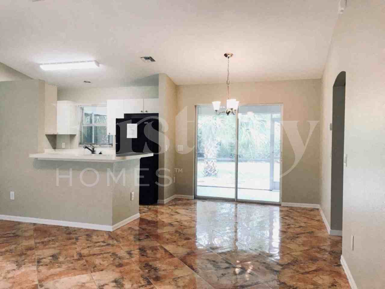 2476 Parrot St - Photo 3 of 27