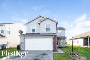 featured image of 1820 Long Lake Dr