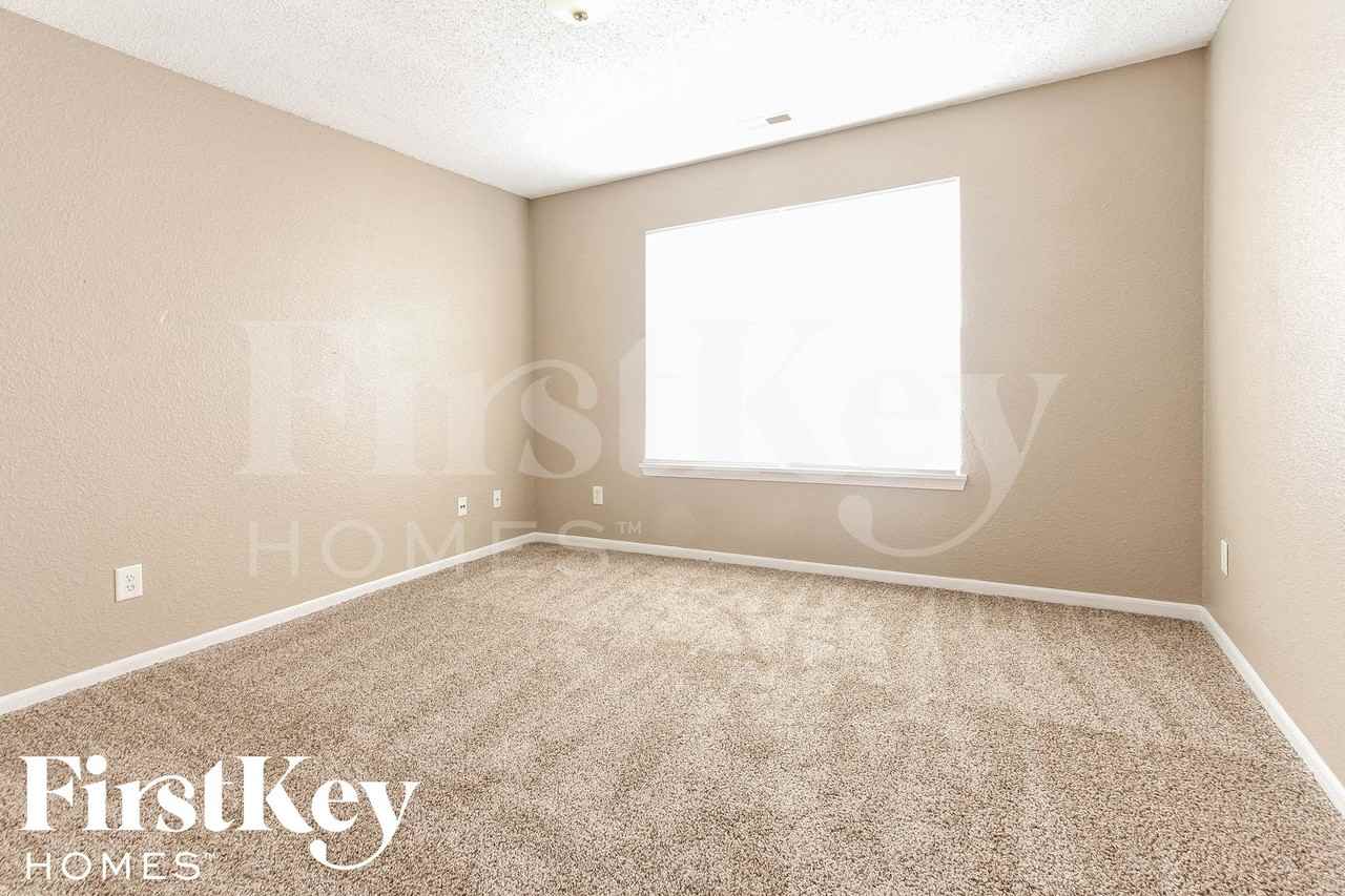 1820 Long Lake Dr - Photo 6 of 15