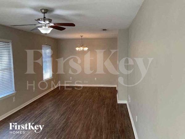 1607 Coleman St - Photo 2 of 12