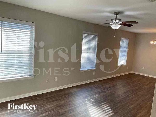 1607 Coleman St - Photo 3 of 12