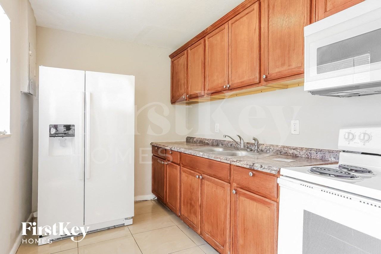 1411 Nw 3rd St - Photo 5 of 14